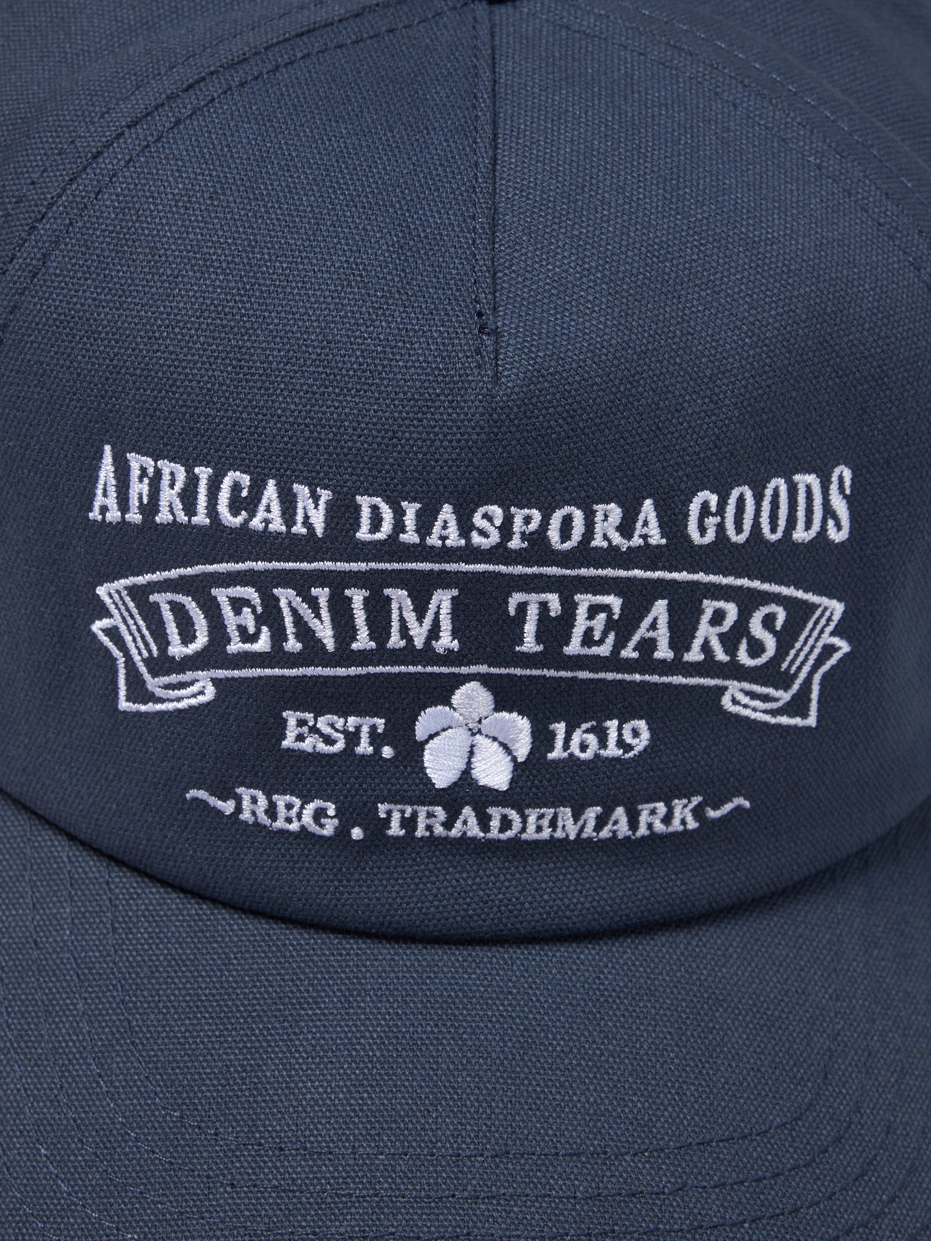 Denim Cotton Wreath Bucket Hat Light Wash – DENIM TEARS