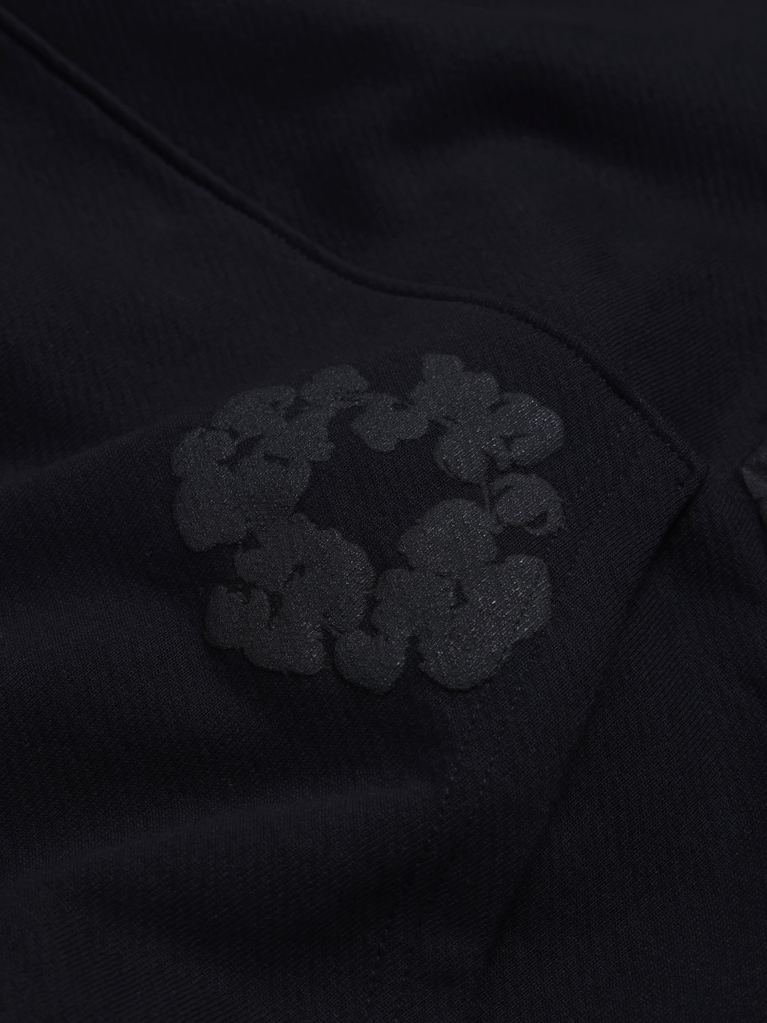 Mono Cotton Wreath Hoodie Black – DENIM TEARS