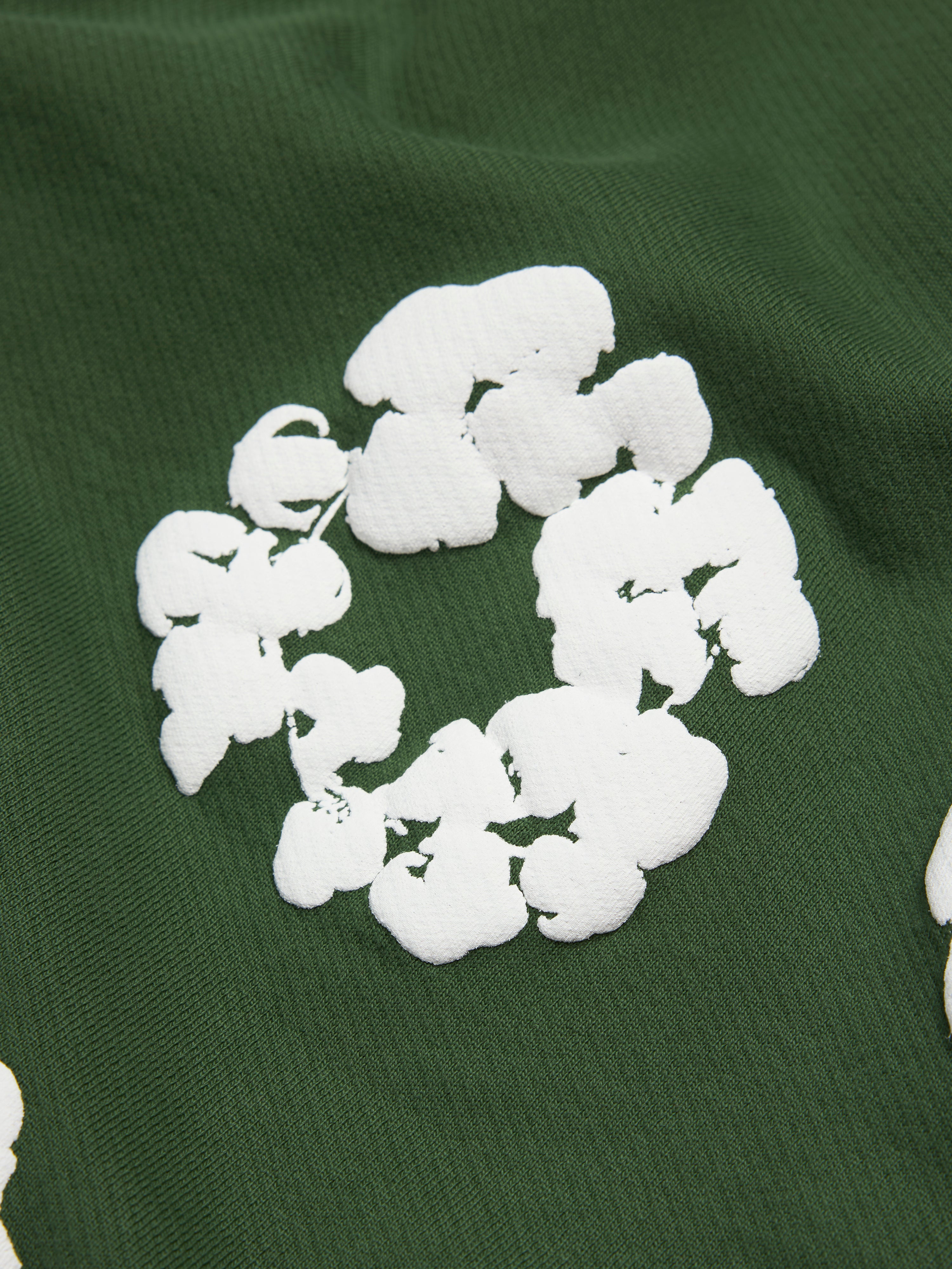 Cotton Wreath Sweatshorts Green – DENIM TEARS
