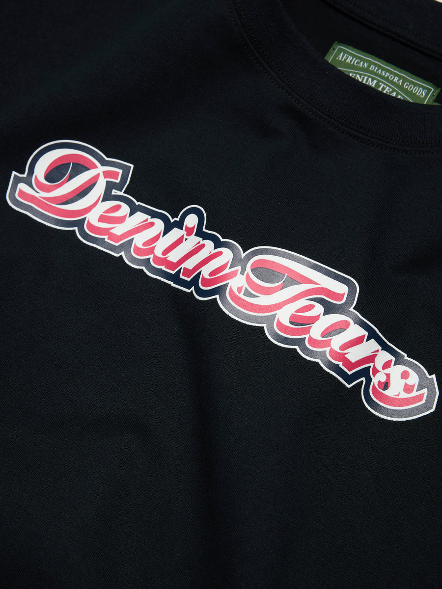 DENIM TEARS black teeブラック 立体ロゴデザイン Tシャツ DTLogoSSTee_Black_Front_Detail