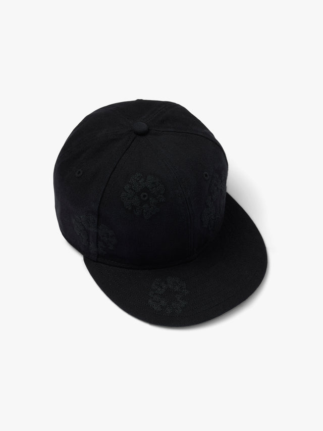 New Era Mono Wreath Canvas Fitted Black